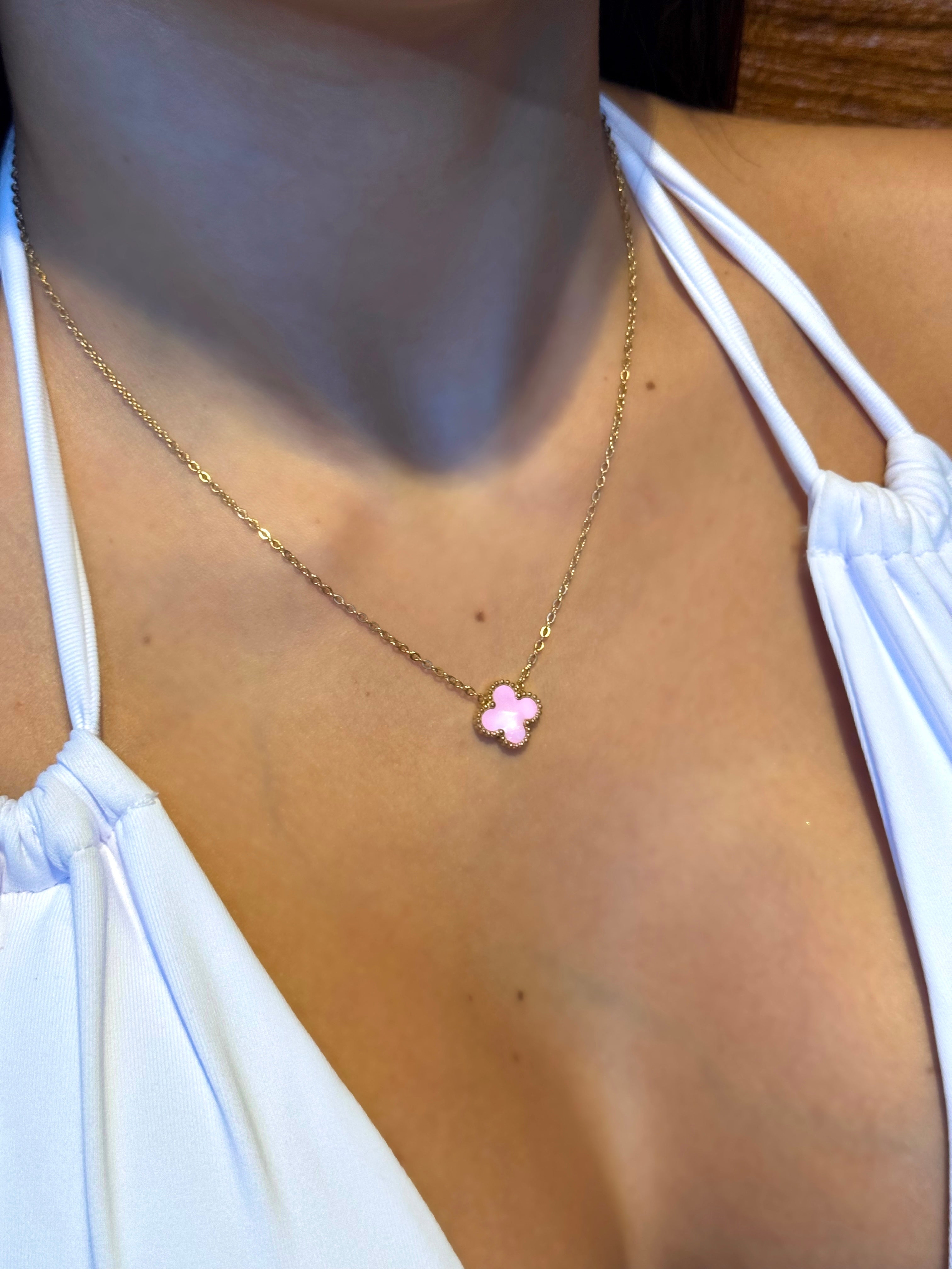 COLAR VENEZIANA TREVO - FOLHEADO A OURO