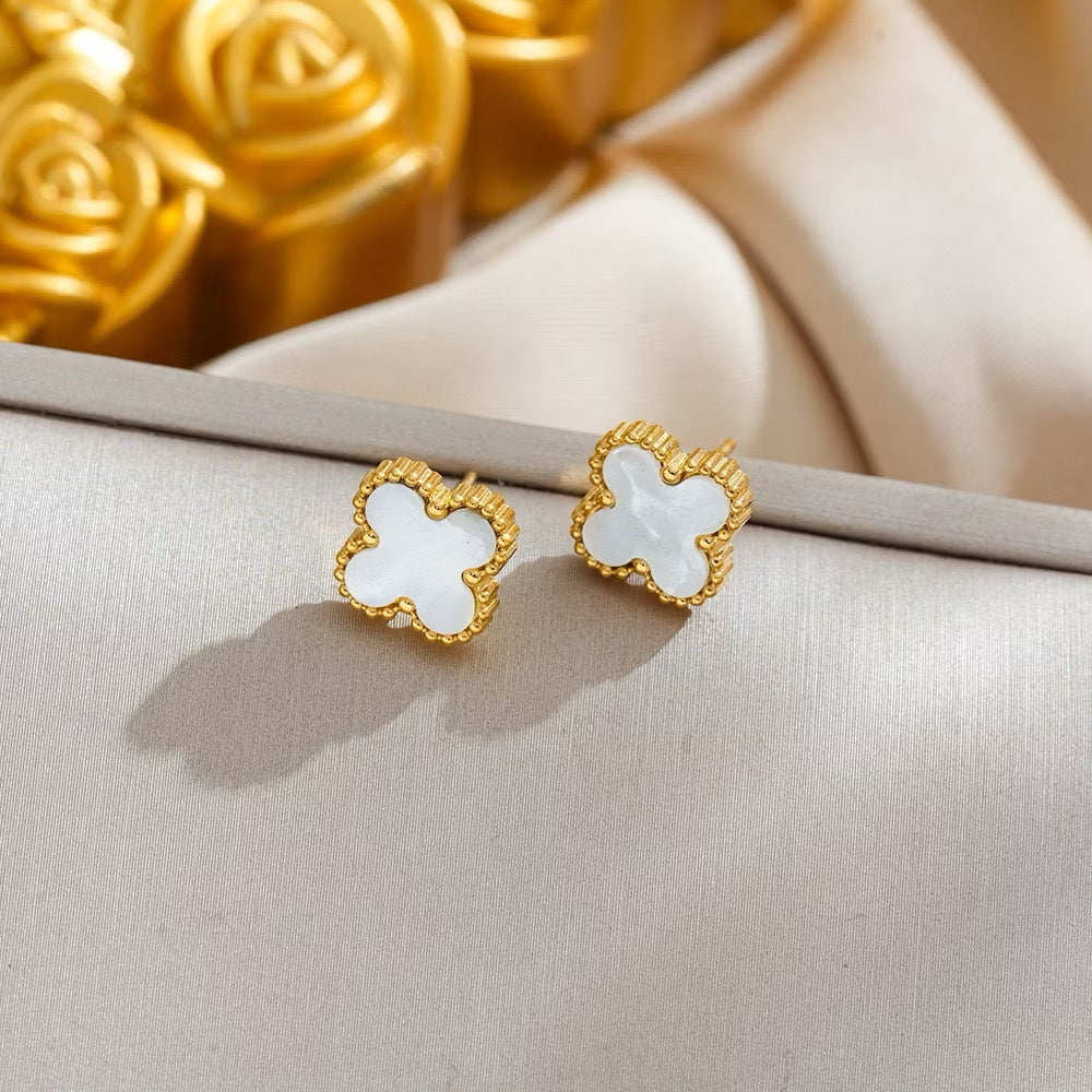 Pendientes de Trébol de Virginia - Chapados en Oro